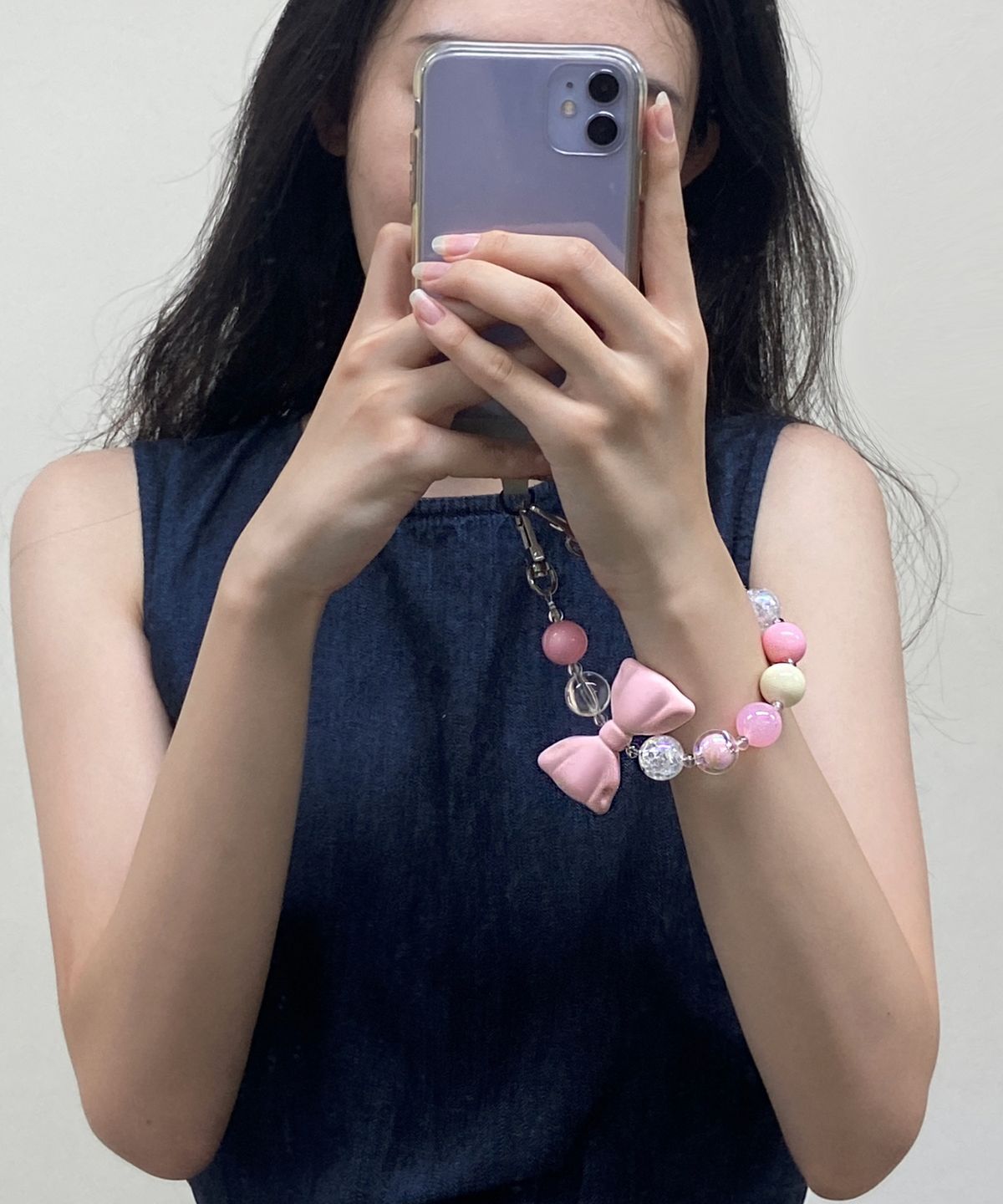 봉보(BONBEAU) Mellow big ribbon ball hand strap 봉보 멜로우 빅 리본 구슬 핸드 폰 가방 스트랩