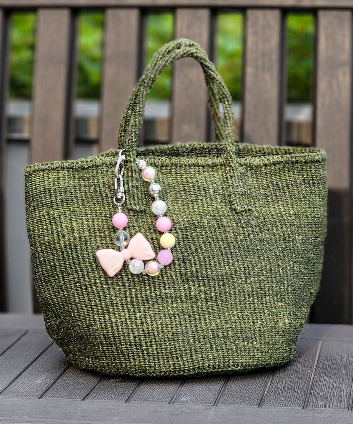 봉보(BONBEAU) Mellow big ribbon ball hand strap 봉보 멜로우 빅 리본 구슬 핸드 폰 가방 스트랩