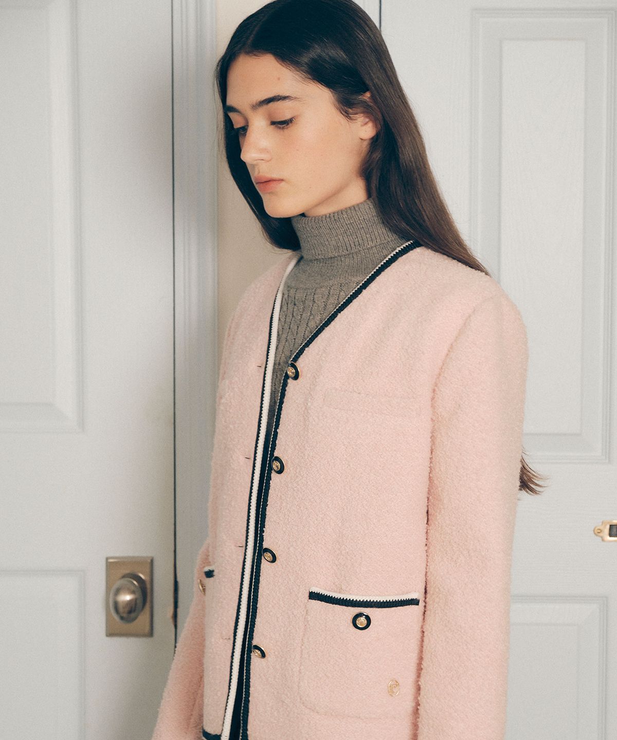 로라로라(ROLAROLA) V NECK GOLD BUTTON JACKET PINK