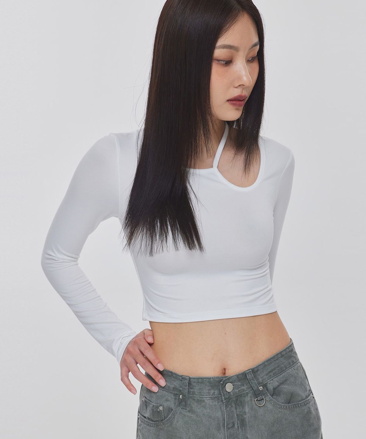 탑걸(TOPGIRL) COLLARBONE CUTOUT LONG SLEEVE TOP_T326TP102