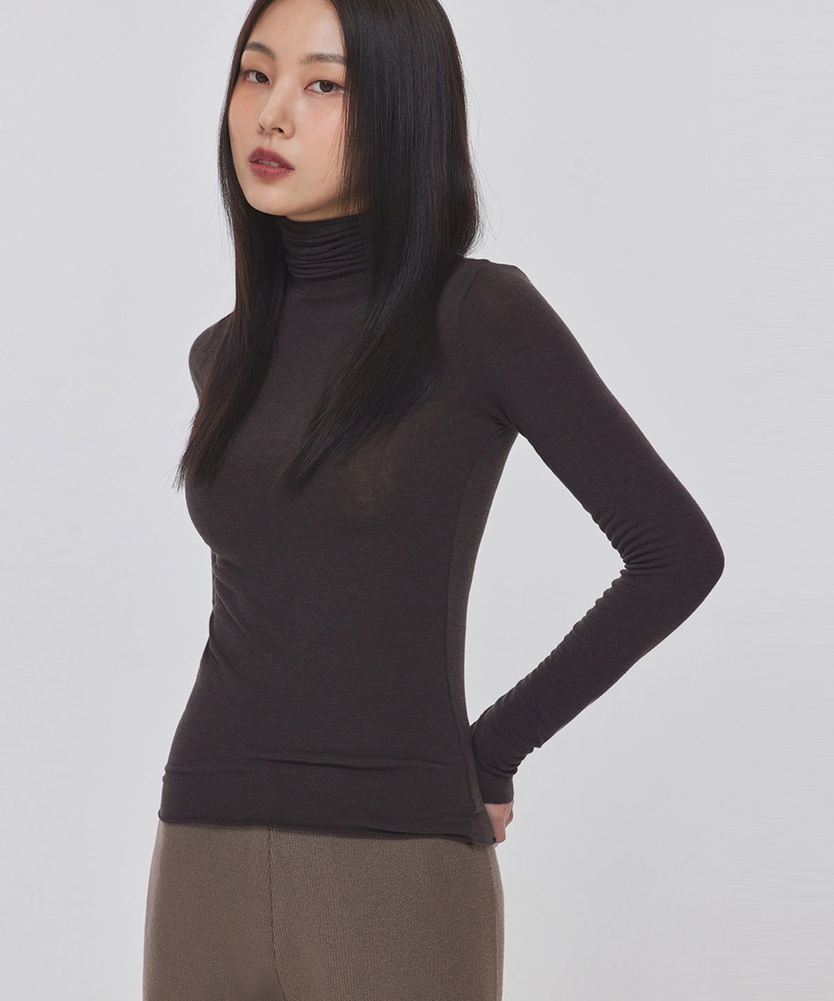 탑걸(TOPGIRL) CUT EDGE TURTLE NECK LONG SLEEVE TOP_T326TP118