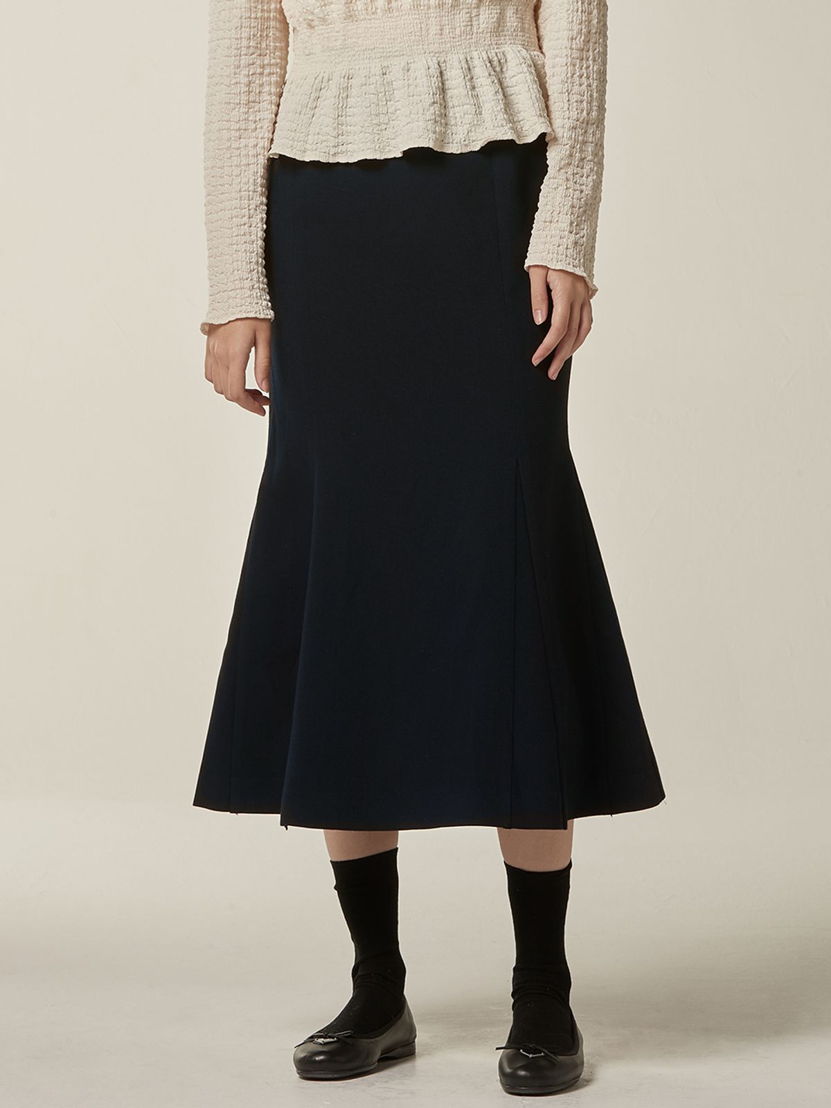 비뮤즈맨션(BEMUSE MANSION) Maret mermaid skirt - Cream beige