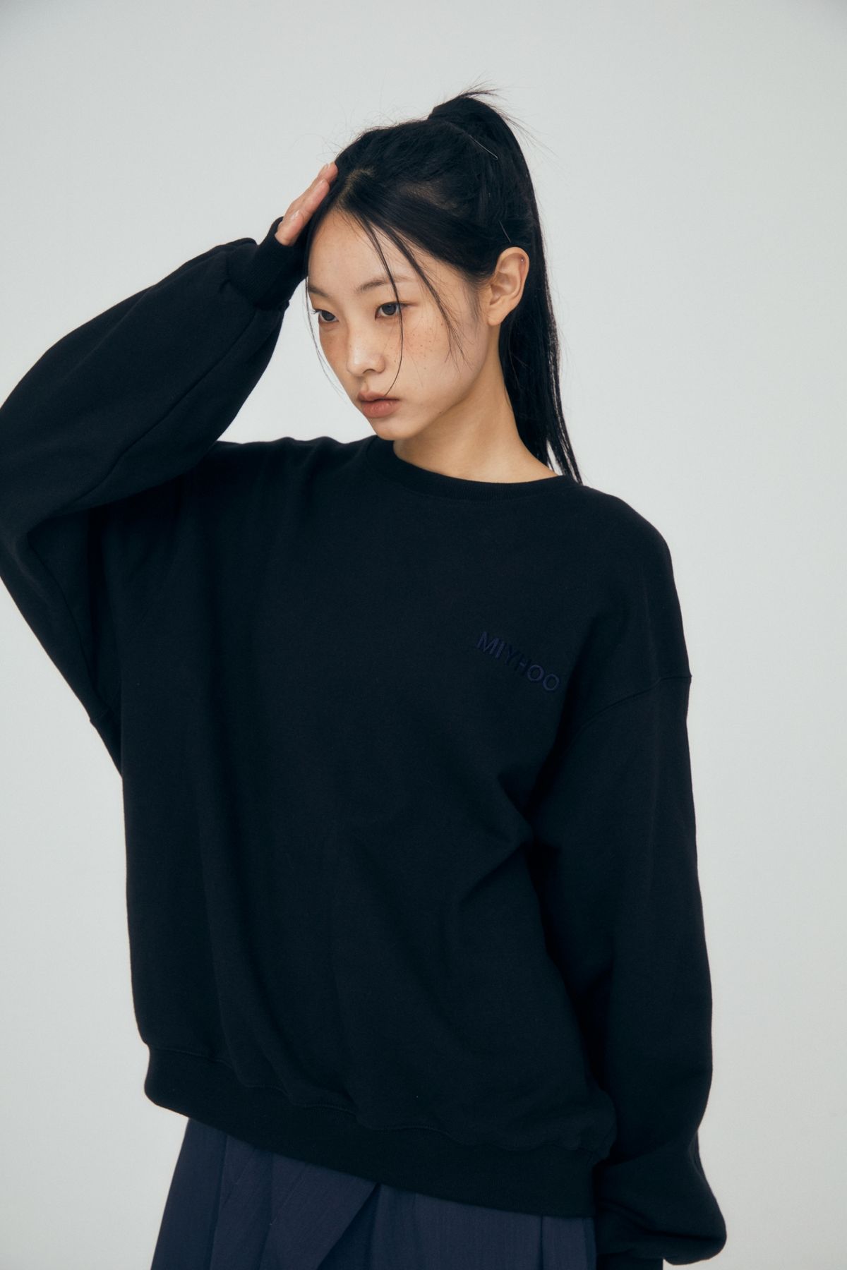 미와이후(MIYHOO) BACK POCKET SWEAT SHIRTS ( BLACK )