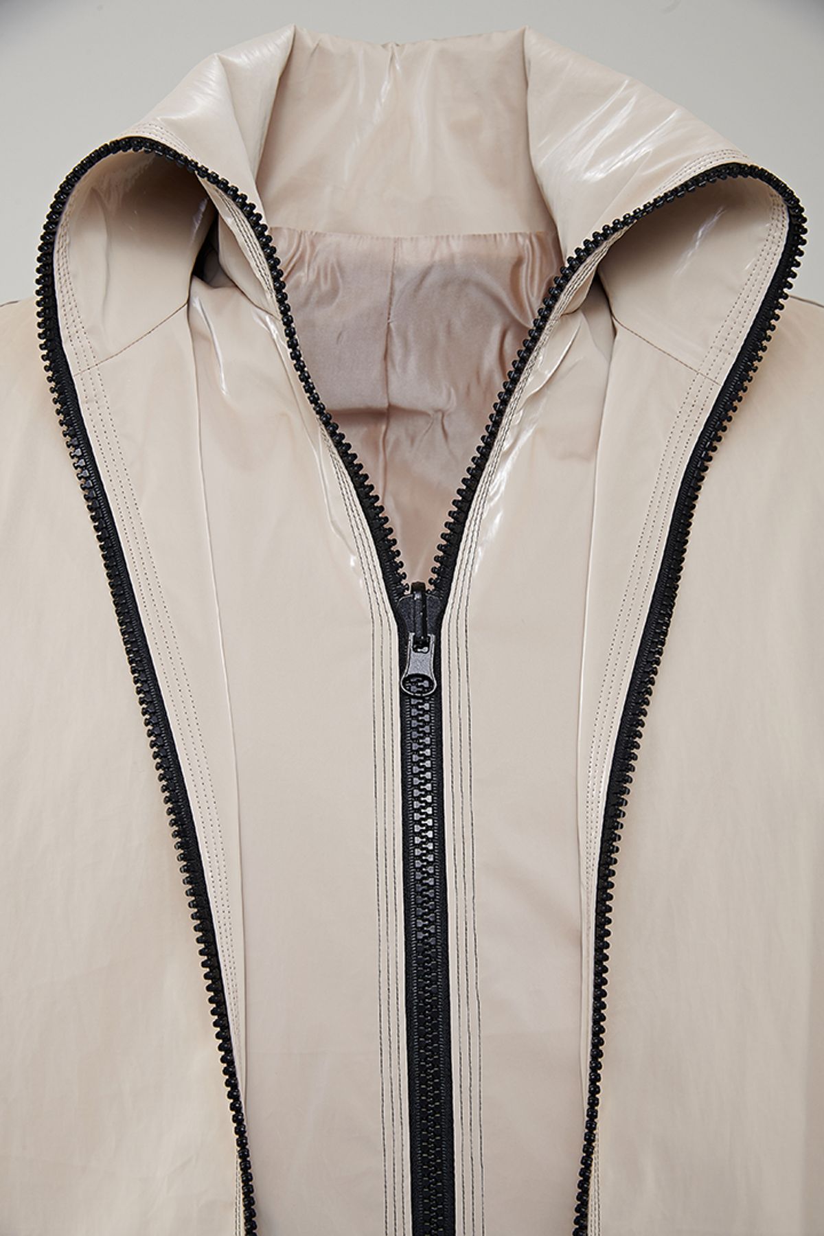 발로렌(VALOREN) Single Zipper Technical Coat