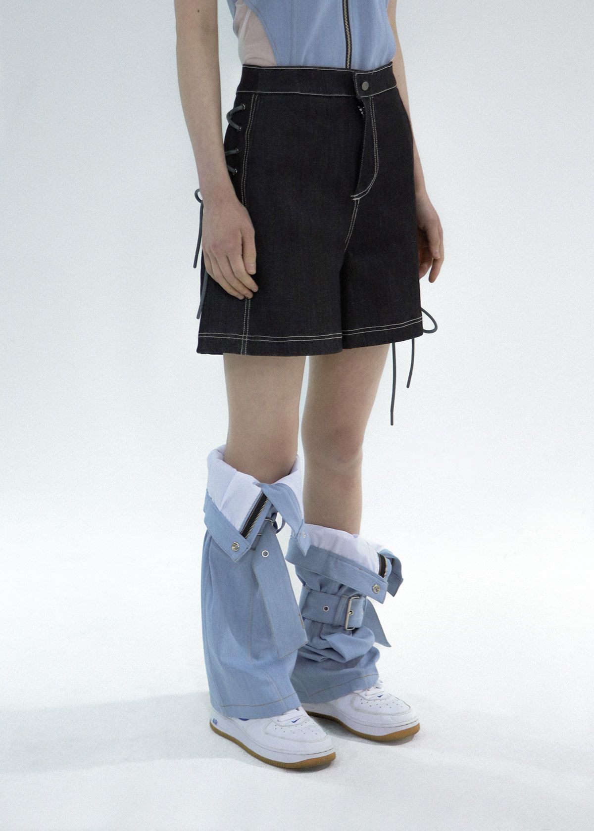 세니크(SENIK) Denim Ribbon Shorts