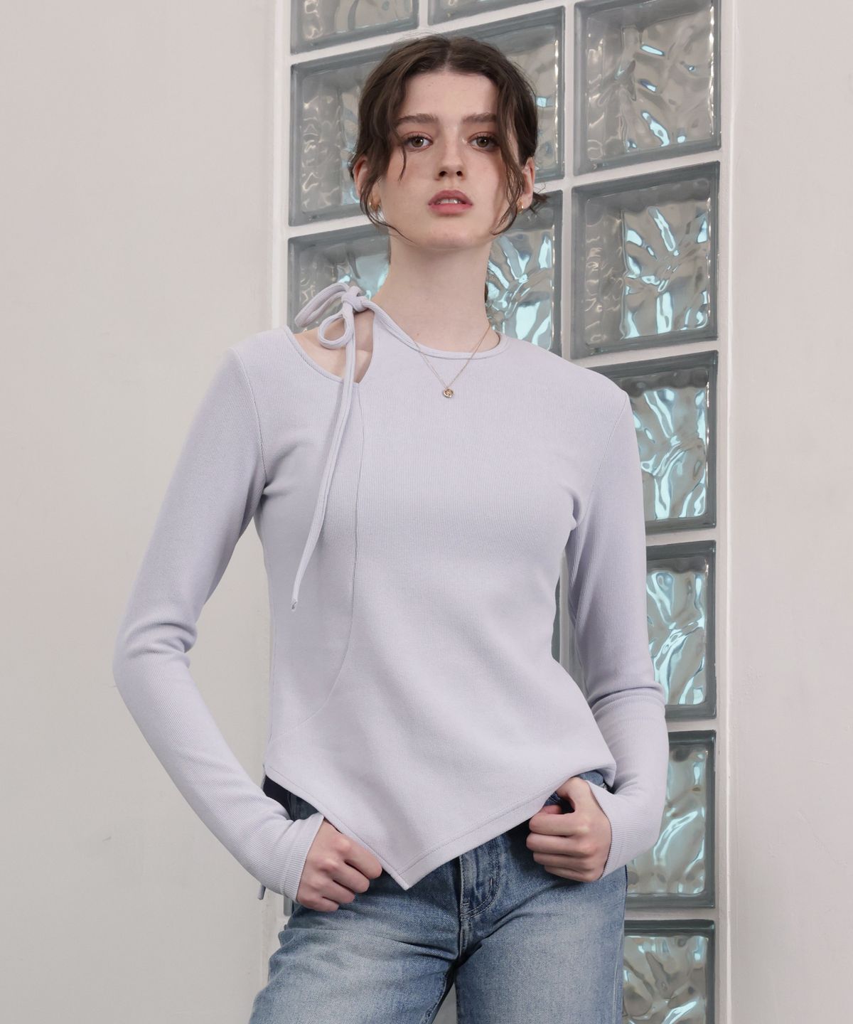 러브참(LOVECHARM) [셀리나 컷아웃 리본 니트 탑_스카이] Celina Cut-out Ribbon Knit Top_Sky