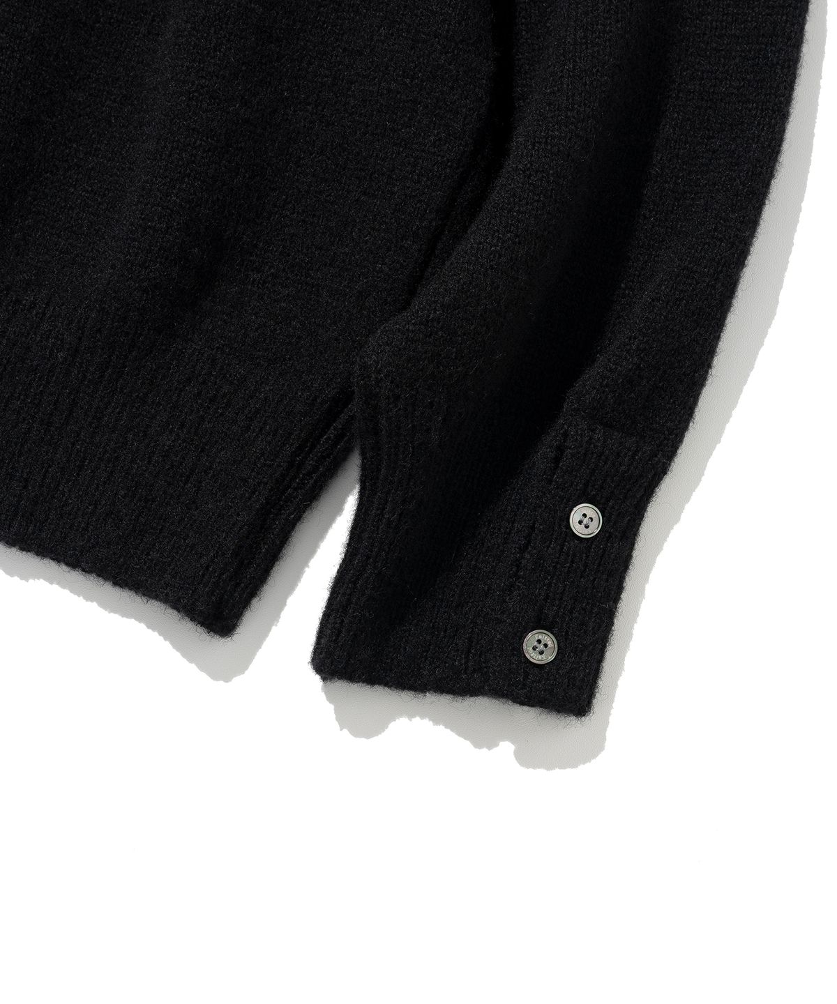 니티드(KNITTED) 쉐기독 울 100 라운드 가디건 BLACK