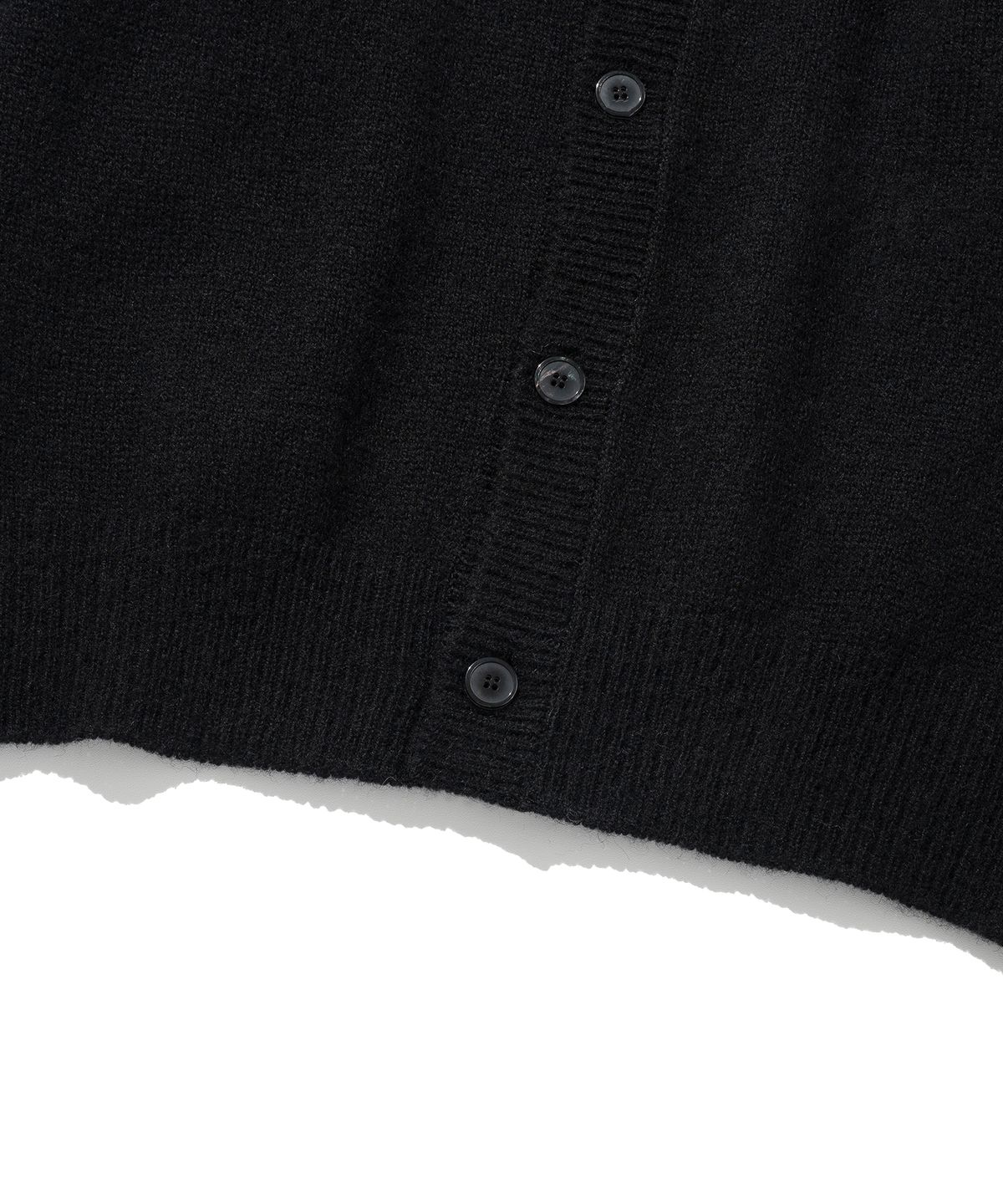 니티드(KNITTED) 쉐기독 울 100 라운드 가디건 BLACK