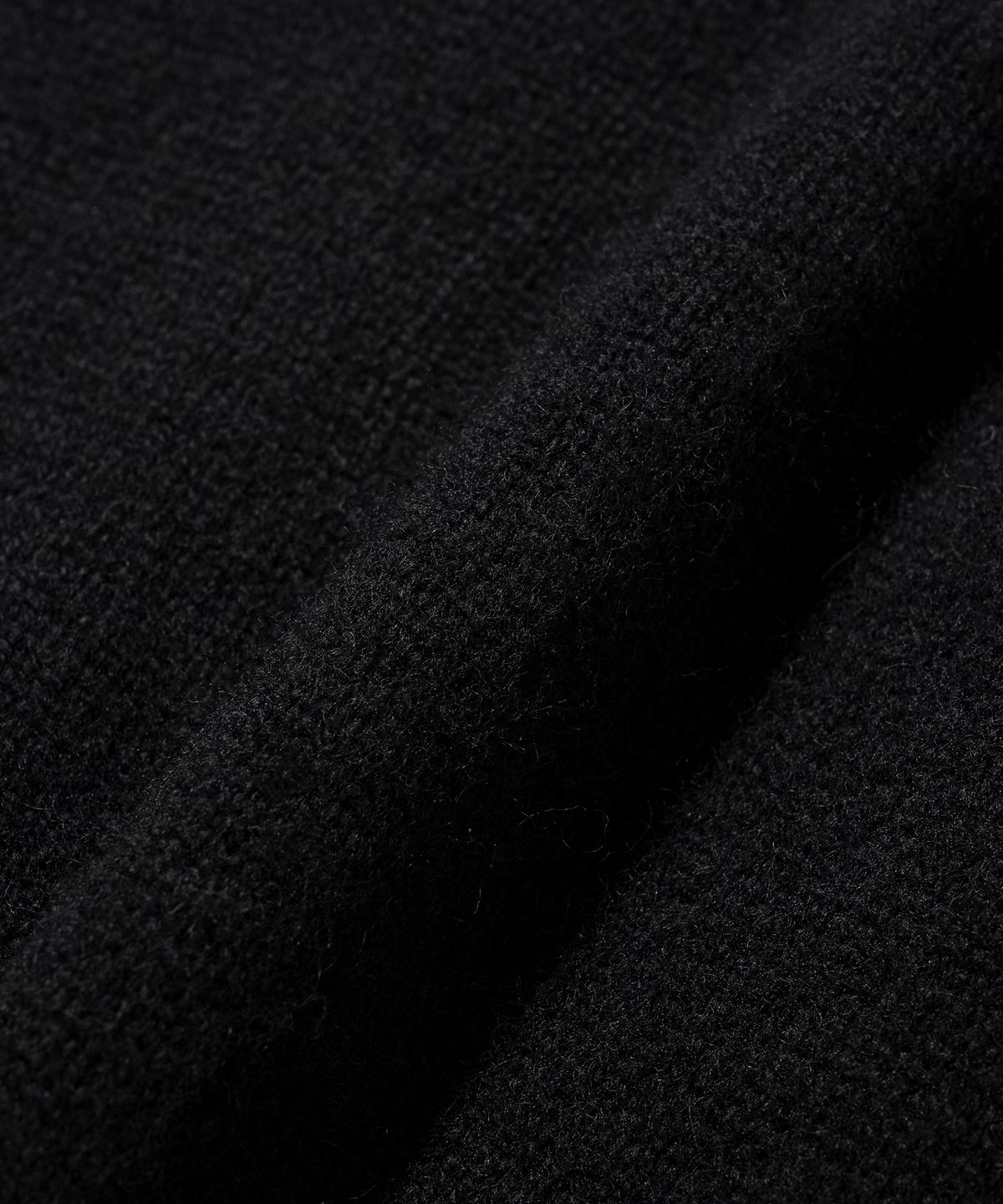 니티드(KNITTED) 쉐기독 울 100 라운드 가디건 BLACK