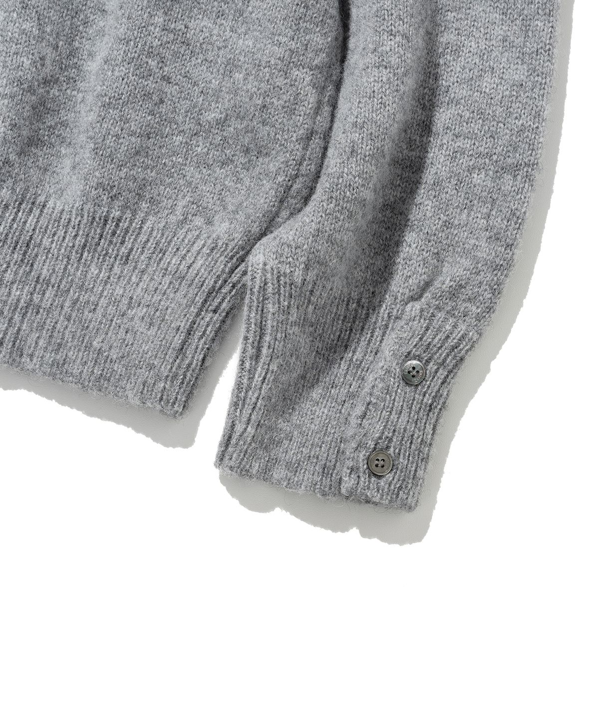 니티드(KNITTED) 쉐기독 울 100 라운드 가디건 GREY