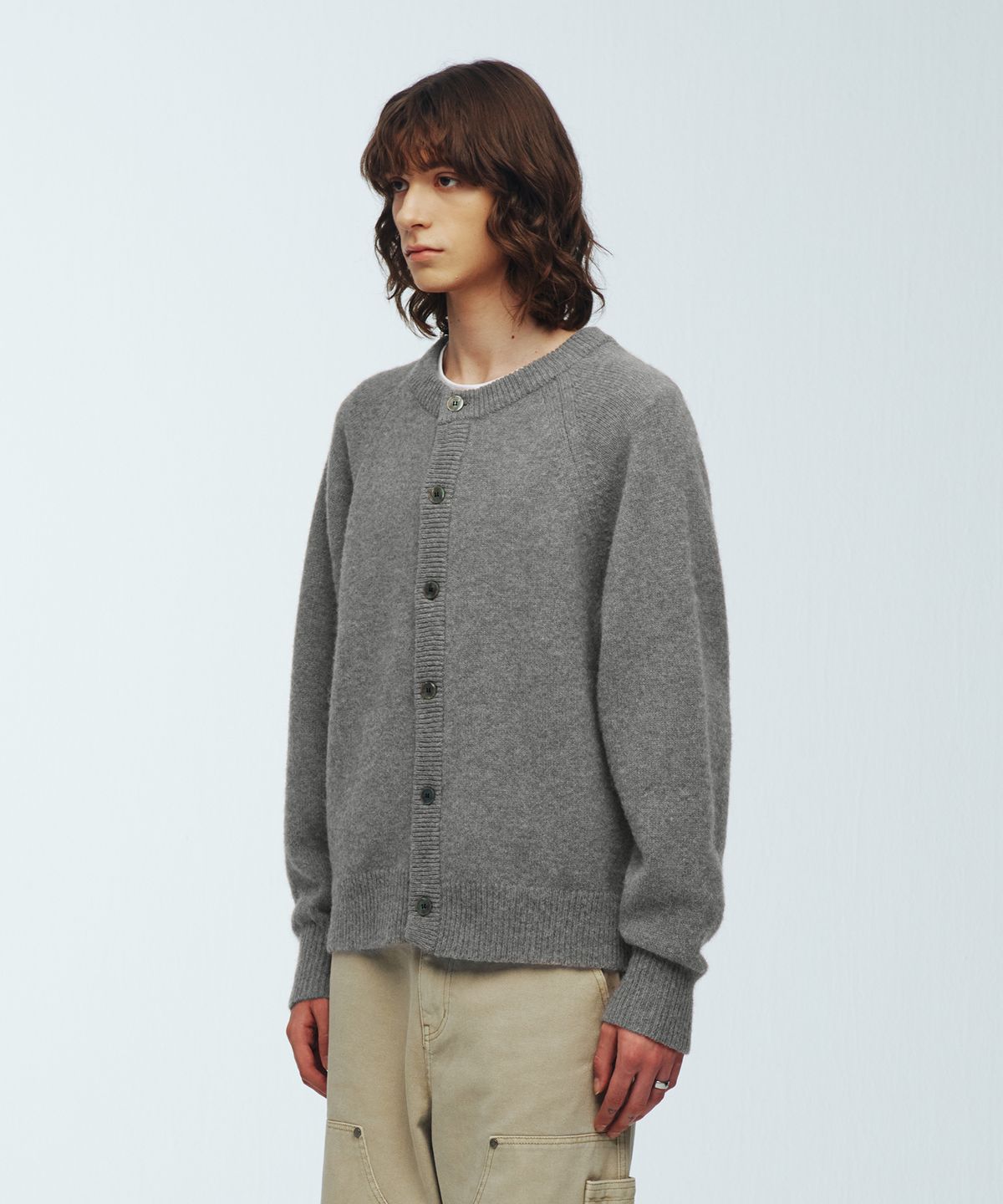 니티드(KNITTED) 쉐기독 울 100 라운드 가디건 GREY