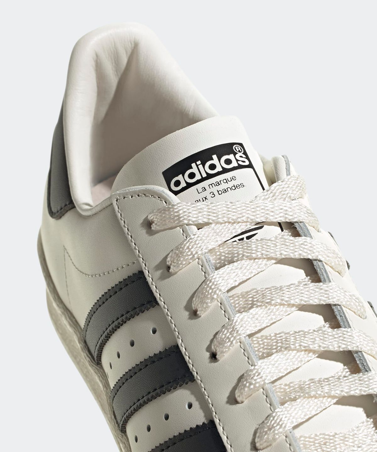 아디다스(ADIDAS) 슈퍼스타 82 - 크림:블랙 / GY7037