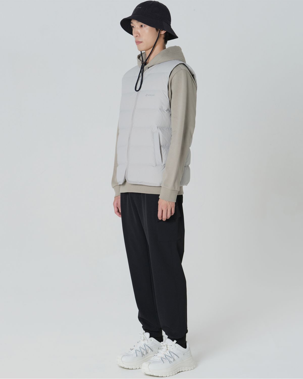 스노우피크 어패럴(SNOWPEAK APPAREL) 랜더 스니커즈 Off White (S23FUFCR60)