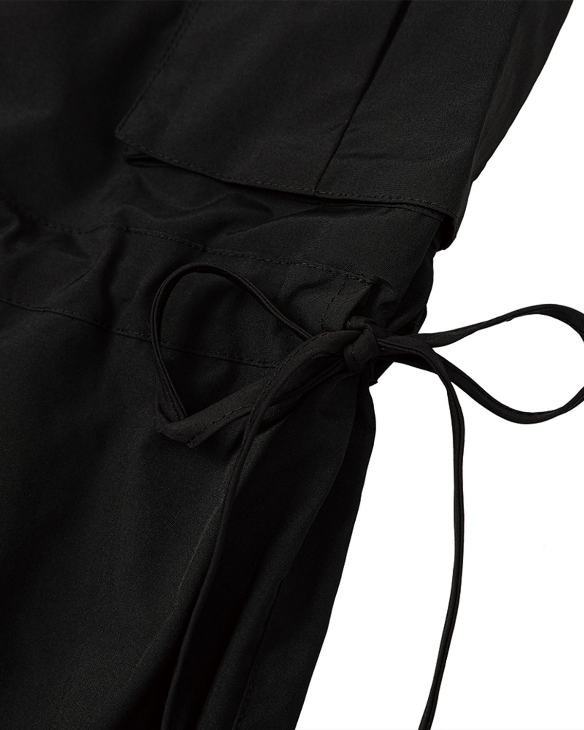 모아(MOAA) 나일론 리본 카고 팬츠 (BLACK)