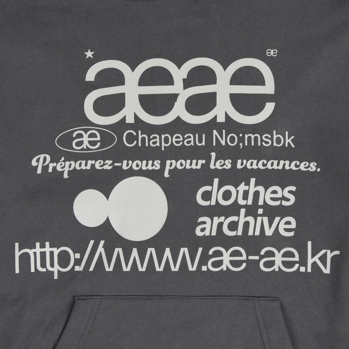 에이이에이이(AEAE) Web Logo Loosed Hoodie-[CHARCOAL]