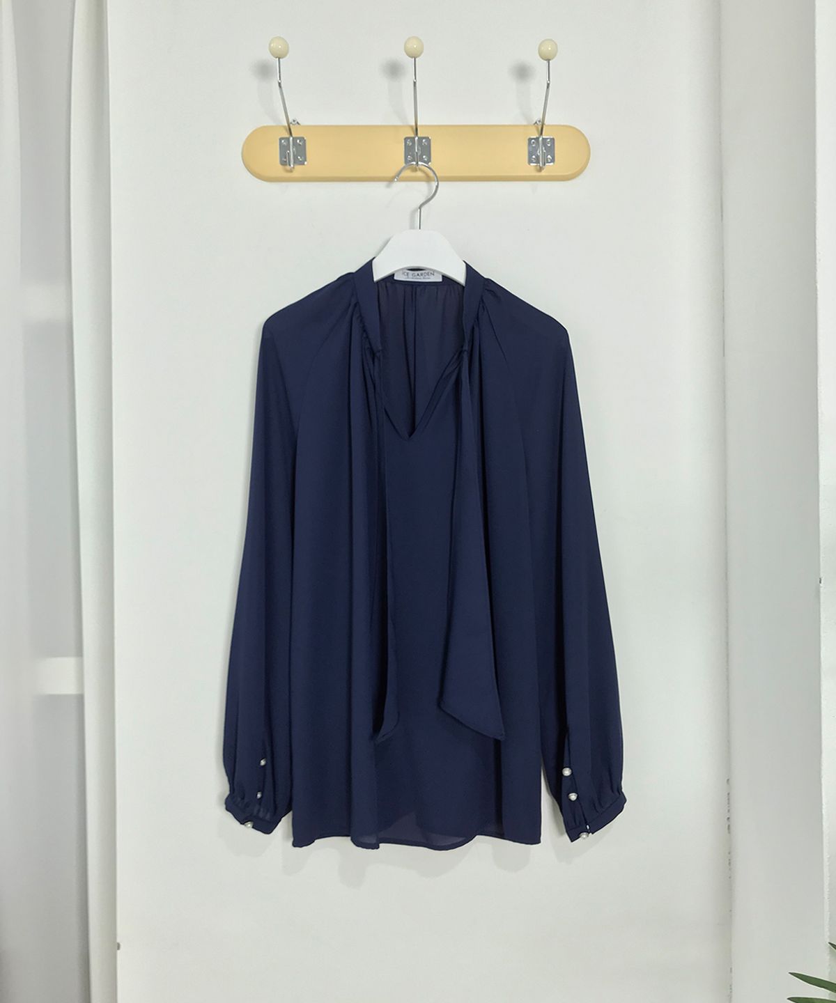아이스가든에이오공팔(ICE GARDEN A.508) Raglan Sleeve Scarf Blouse