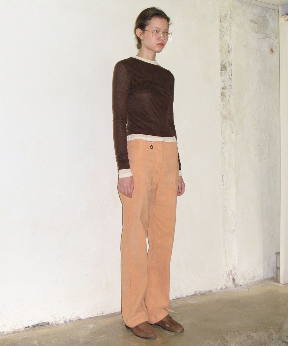 시눈(SINOON) TWIST LAYERED LONG SLEEVE SET-UP (BROWN)