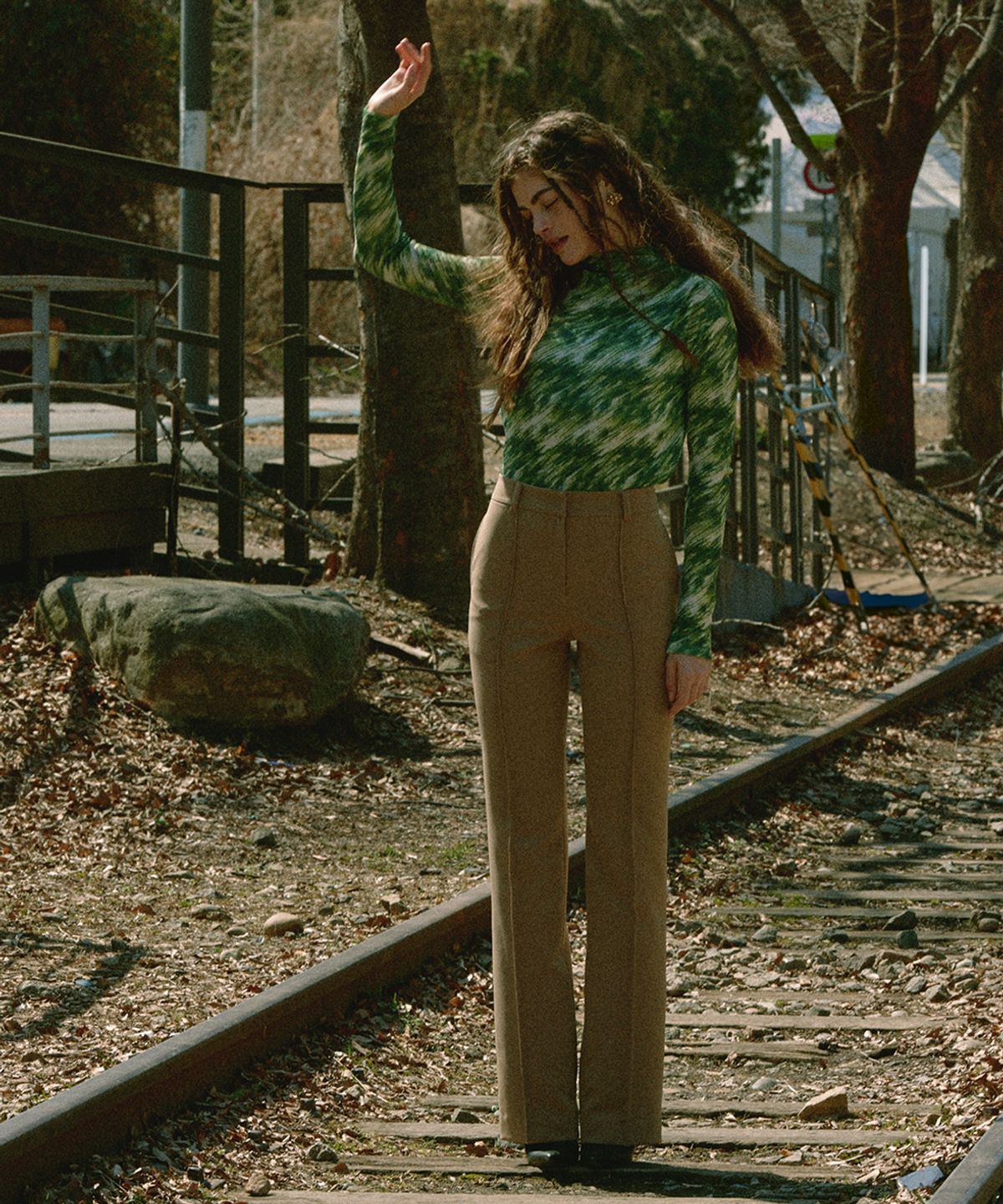 아이스가든에이오공팔(ICE GARDEN A.508) Slim-legs Pin-tuck Trousers