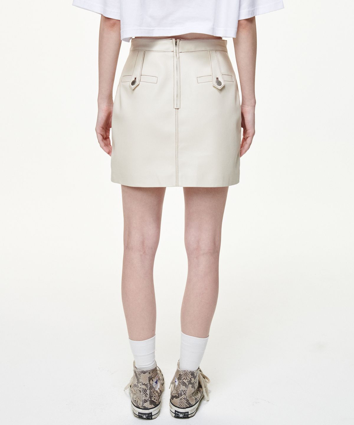 비콰이엇(B QUIET) FAUX LEATHER POCKET MINI SKIRTS_CREAM