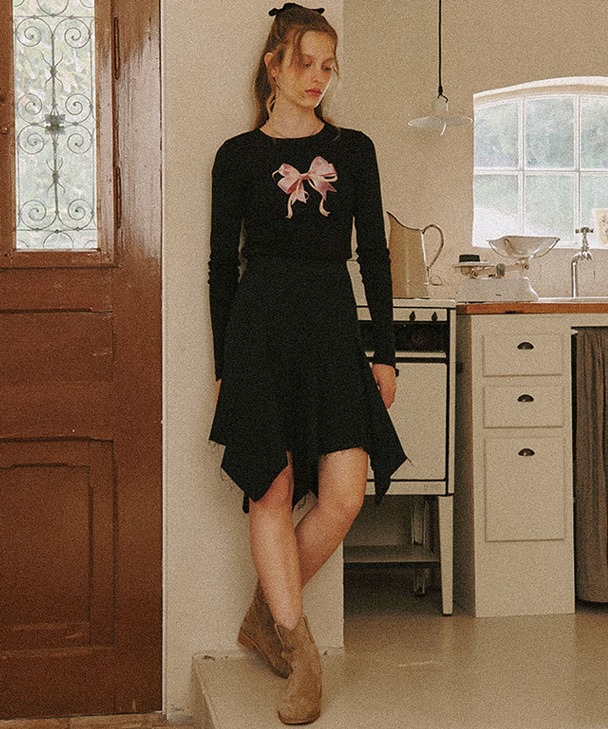 론론(RONRON) DOUBLE RIBBON SLIM CROP LONG SLEEVE BLACK