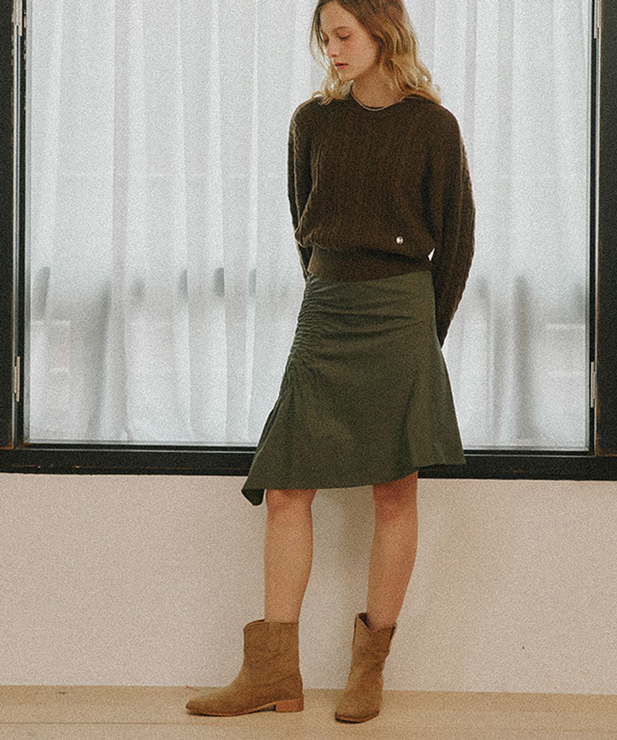 론론(RONRON) SMOCKING UNBALANCE SKIRT KHAKI