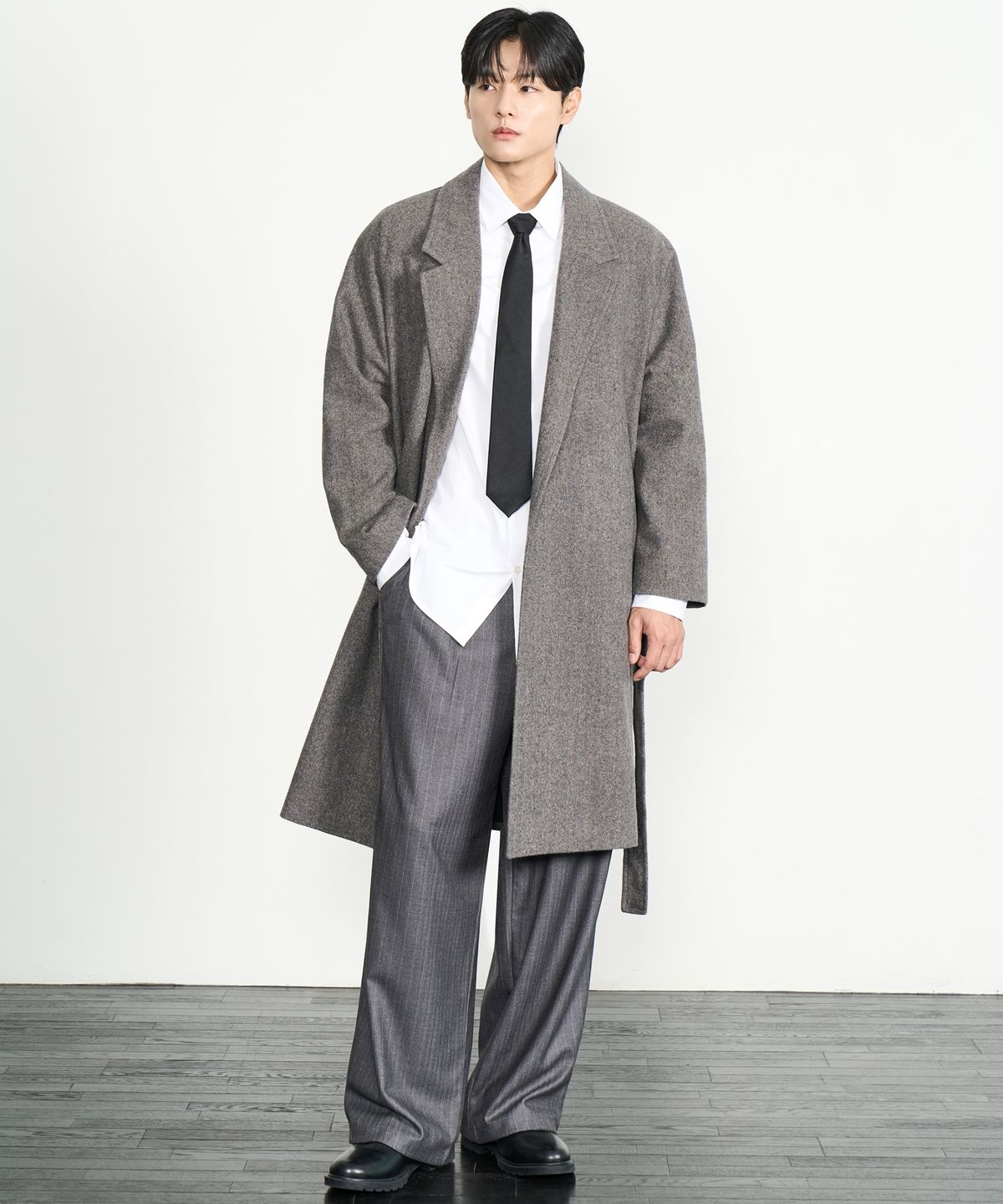 프레리(PRAIRIE) 라이트 메리노 울 오버핏 로브 롱코트 (HERRINGBONE CHARCOAL)
