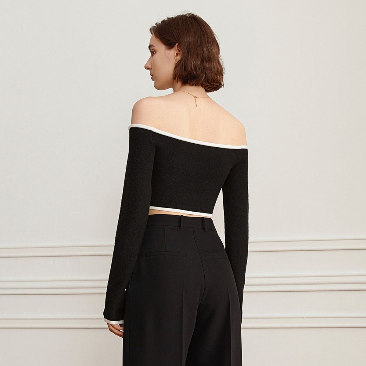 와이와이아이엠(YYIAM) YY_Lapel off-shoulder wool knit top