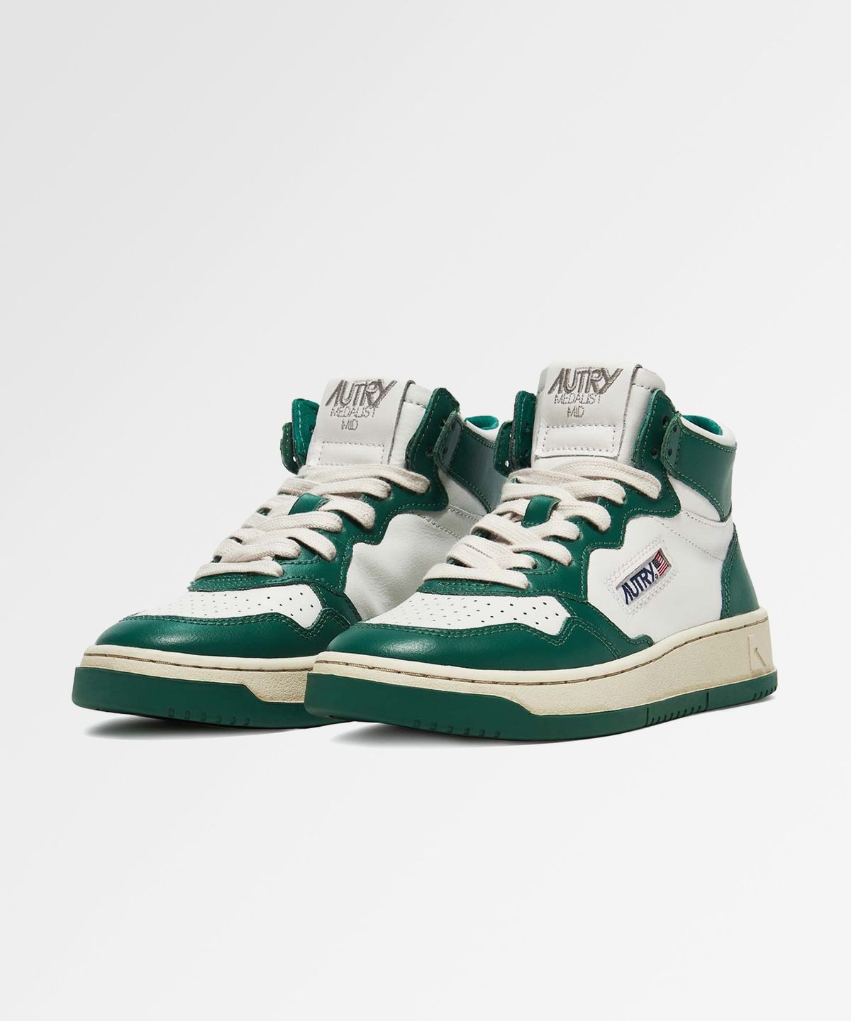 오트리(AUTRY) 메달리스트 MID CUT 스니커즈 in leather green