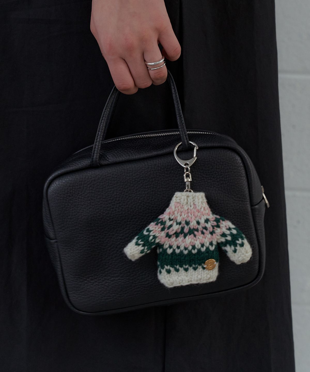 유라고(URAGO) Symbol sweater keyring