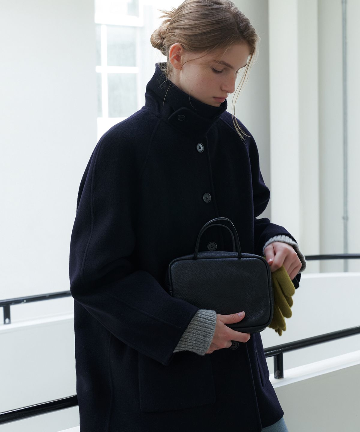 유라고(URAGO) Square top handle bag