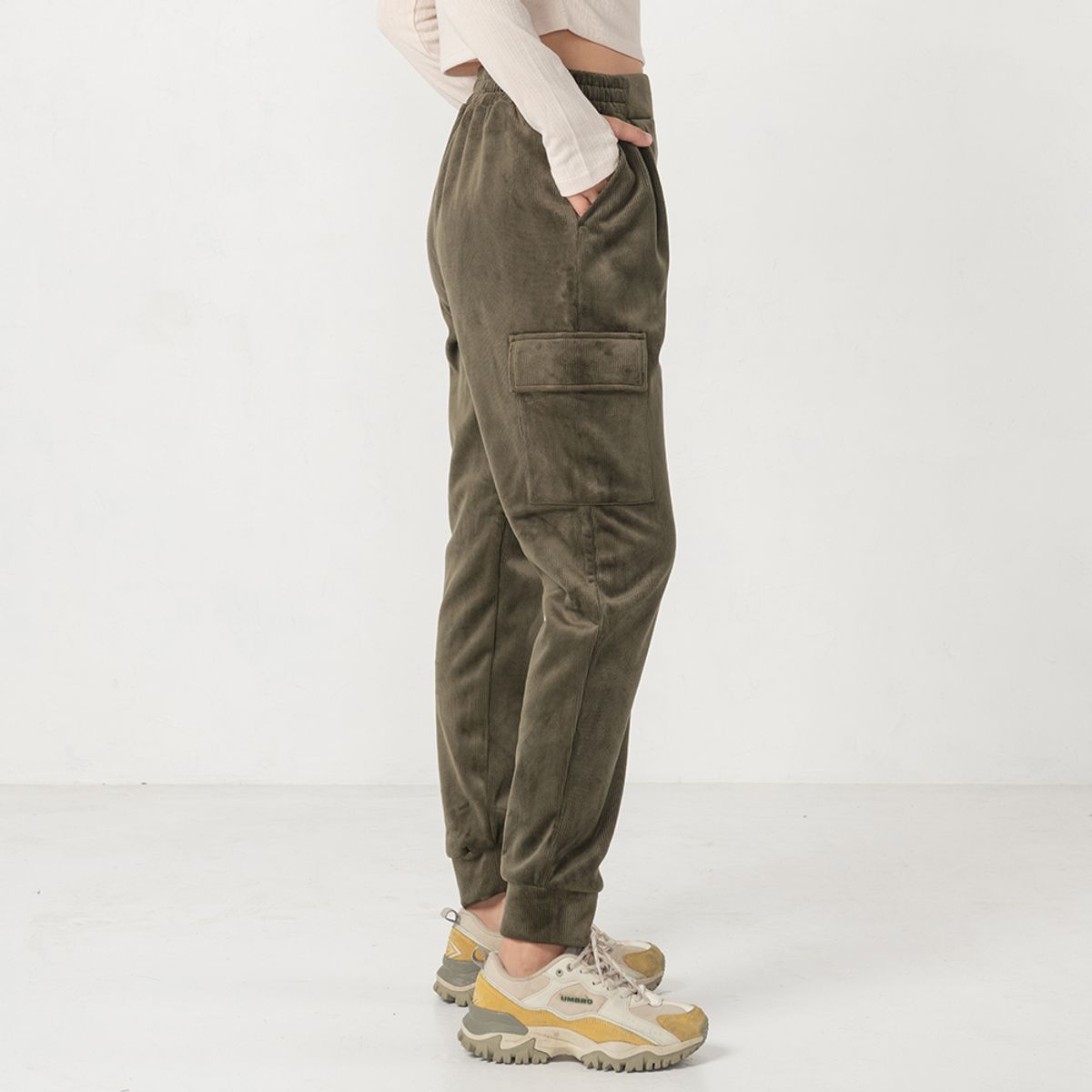 뒤란(DURAN) 코듀로이 융기모 아웃포켓 카고 조거팬츠 DBF3W-9144 4colors