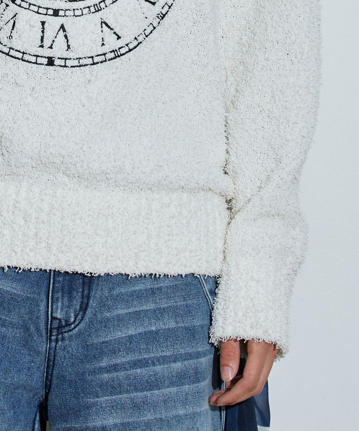 아이돈워너셀(IDWS) Time Logo Boucle Knit Ivory