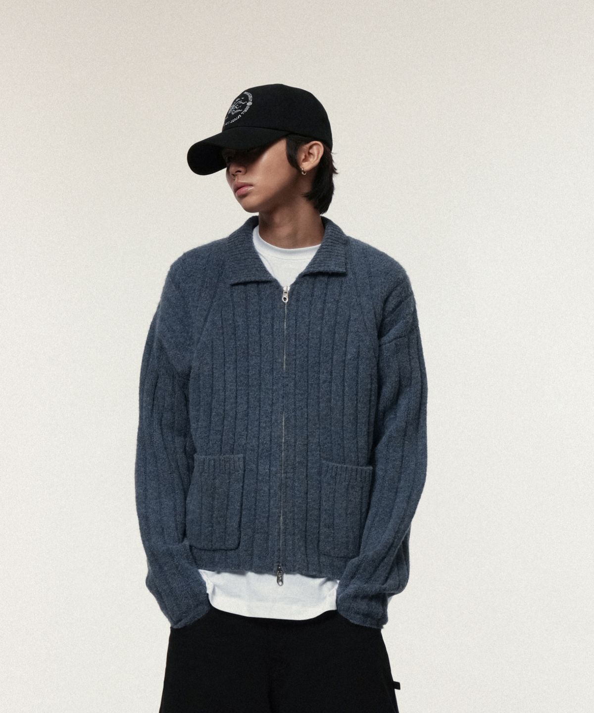 아이돈워너셀(IDWS) Wave Line Boucle Collar Knit Blue