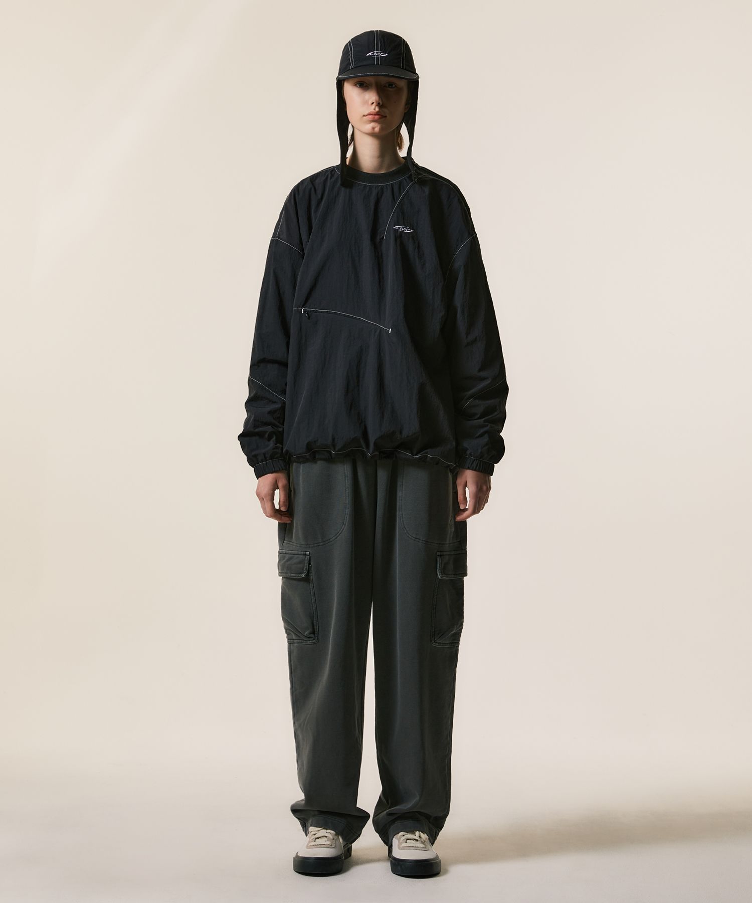 [ LMC ]★ACTIVE GEAR NYLON CURVED DART CREWNECK 엘엠씨(LMC) NYLON CURVED DART CREWNECK black - 사이즈 & 후기