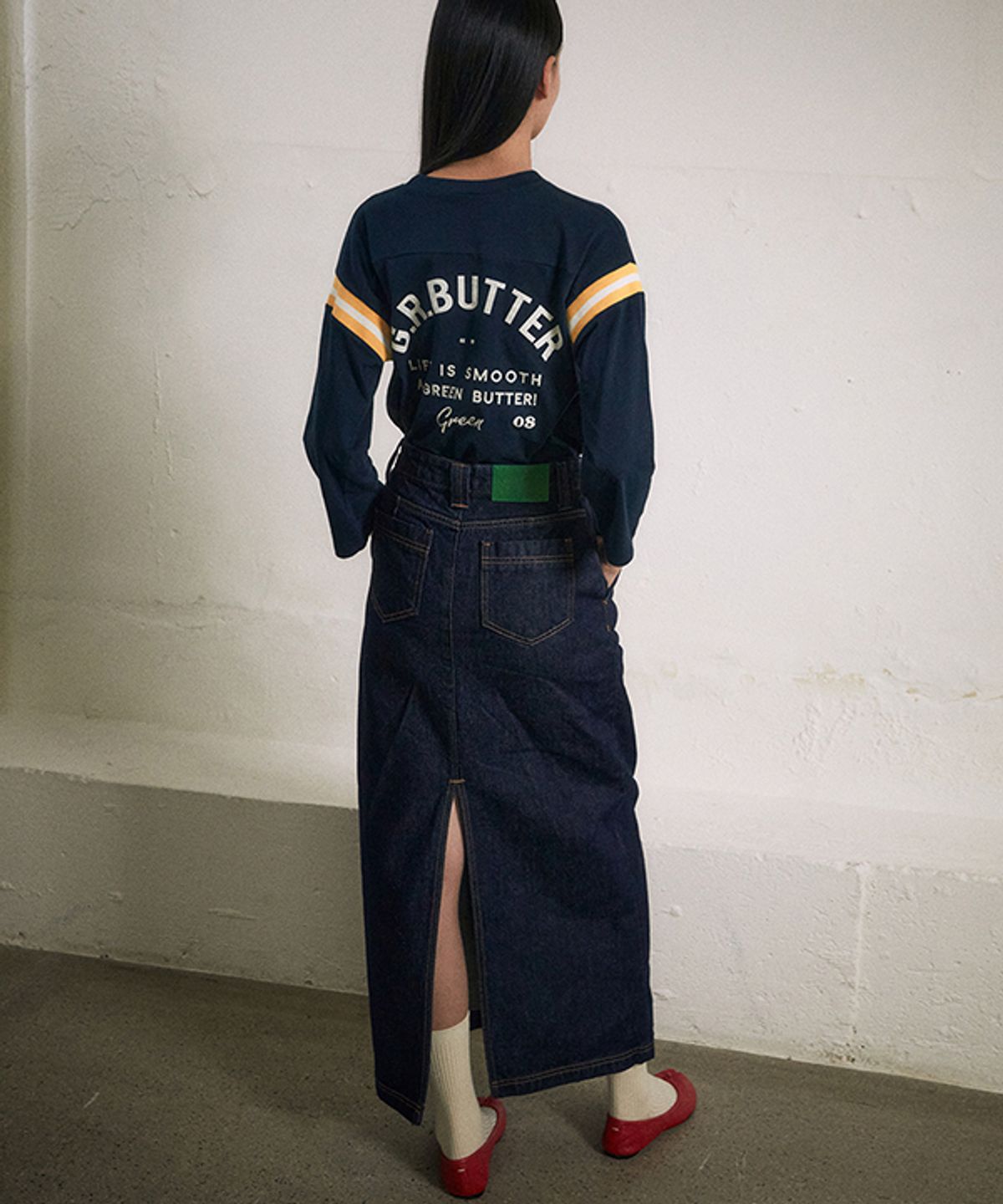 그린버터(GREENBUTTER) Back Slit Pencil Skirt (Indigo blue)