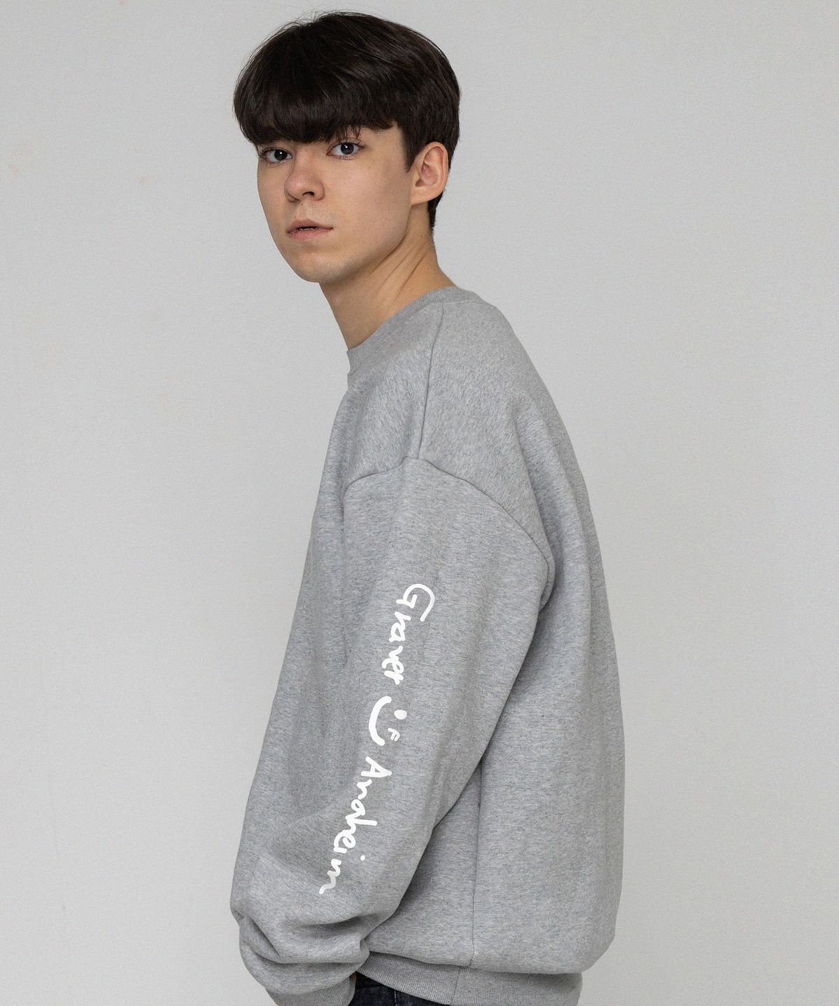 그레이버(GRAVER) [UNISEX]엘보우 드로잉 로고 스마일 맨투맨_그레이