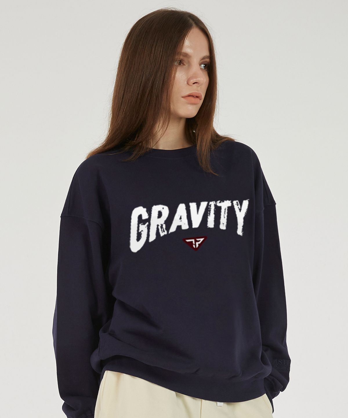 아스트랄 프로젝션(ASTRAL PROJECTION) 그래비티 오버핏 드롭숄더 맨투맨_네이비