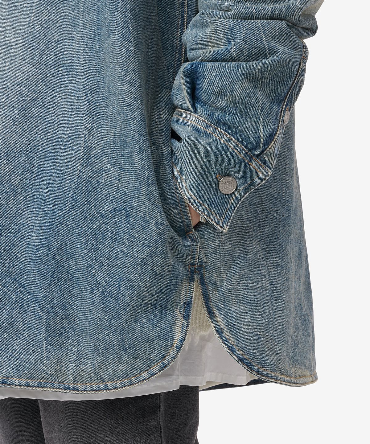 엠엠식스(MM6 MAISON MARGIELA) 패디드 데님 재킷 - 블루 샌드 / S52AM0263S30828963