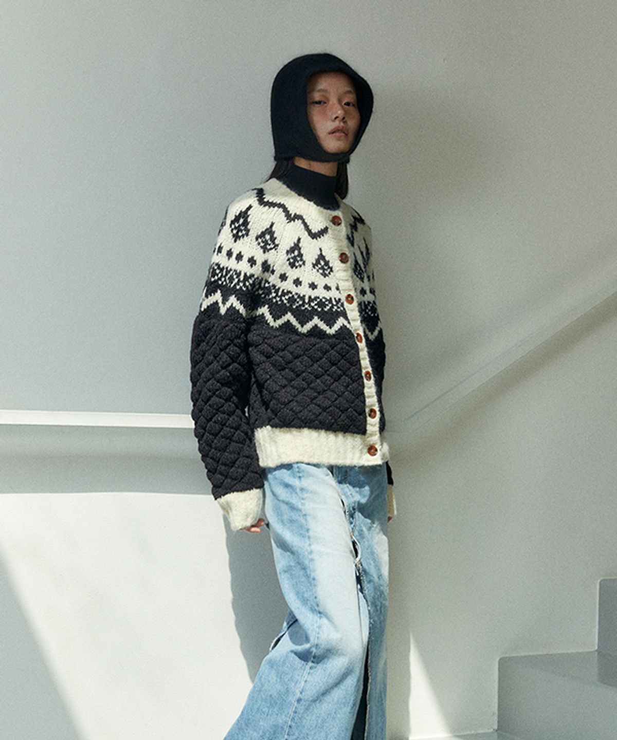 그린버터(GREENBUTTER) Waffle Nordic Cardigan (Black)