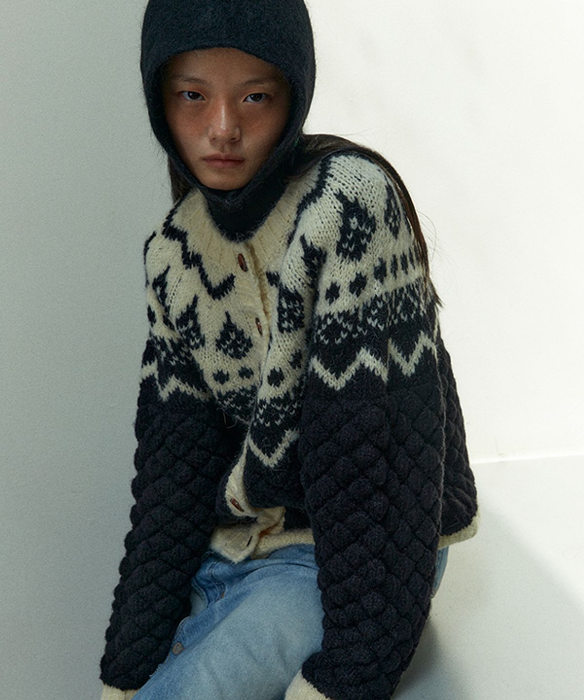 그린버터(GREENBUTTER) Waffle Nordic Cardigan (Black)