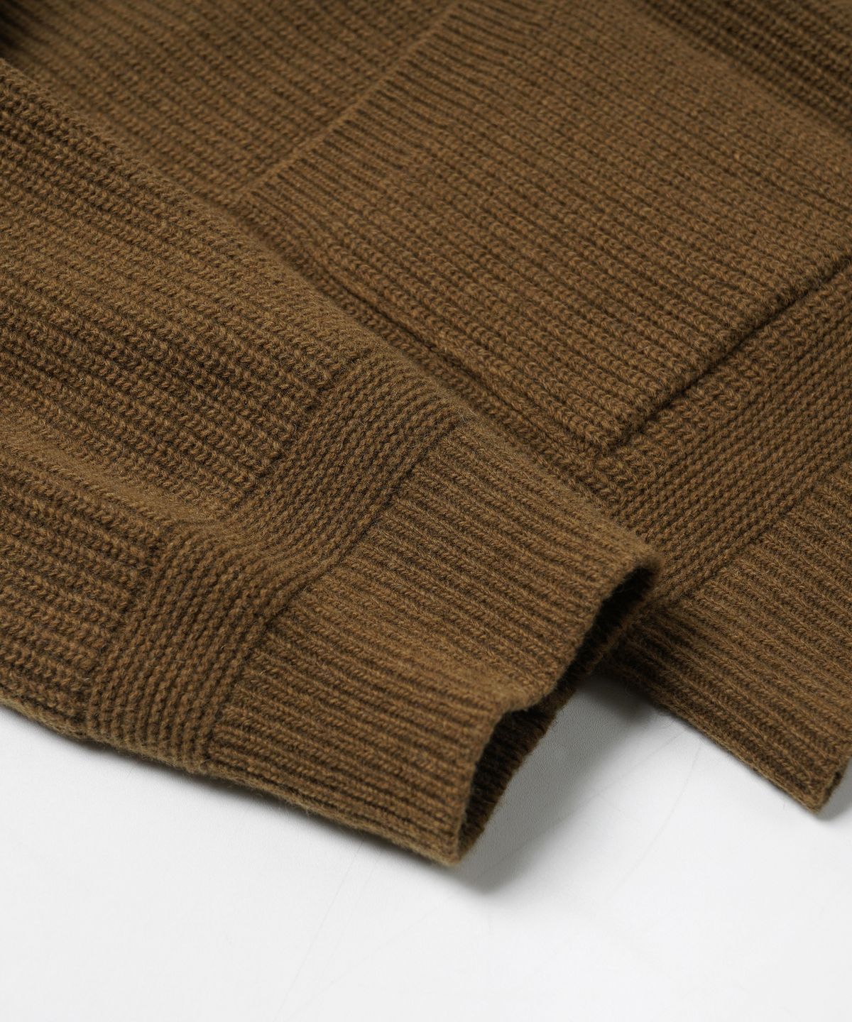 프리즘웍스(FRIZMWORKS) WOOL DECK ZIP UP CARDIGAN _ CINNAMON