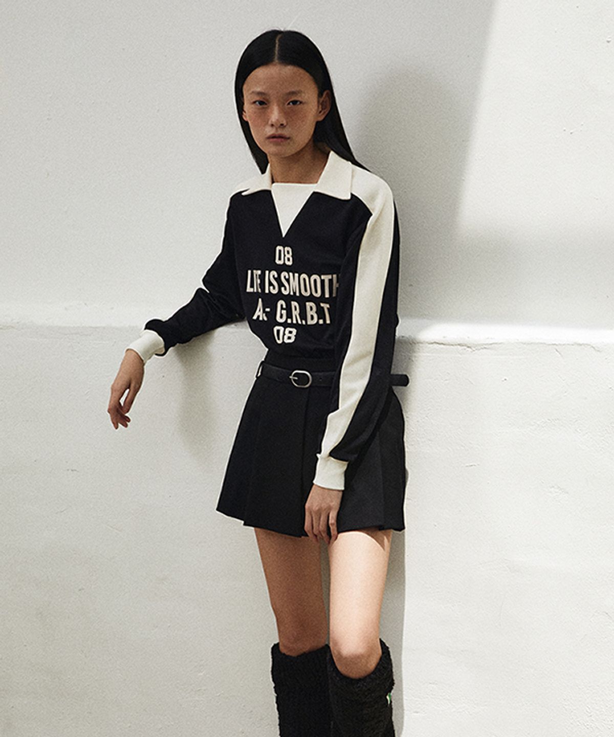 그린버터(GREENBUTTER) Lettering Jersey Collar Tee (Black)