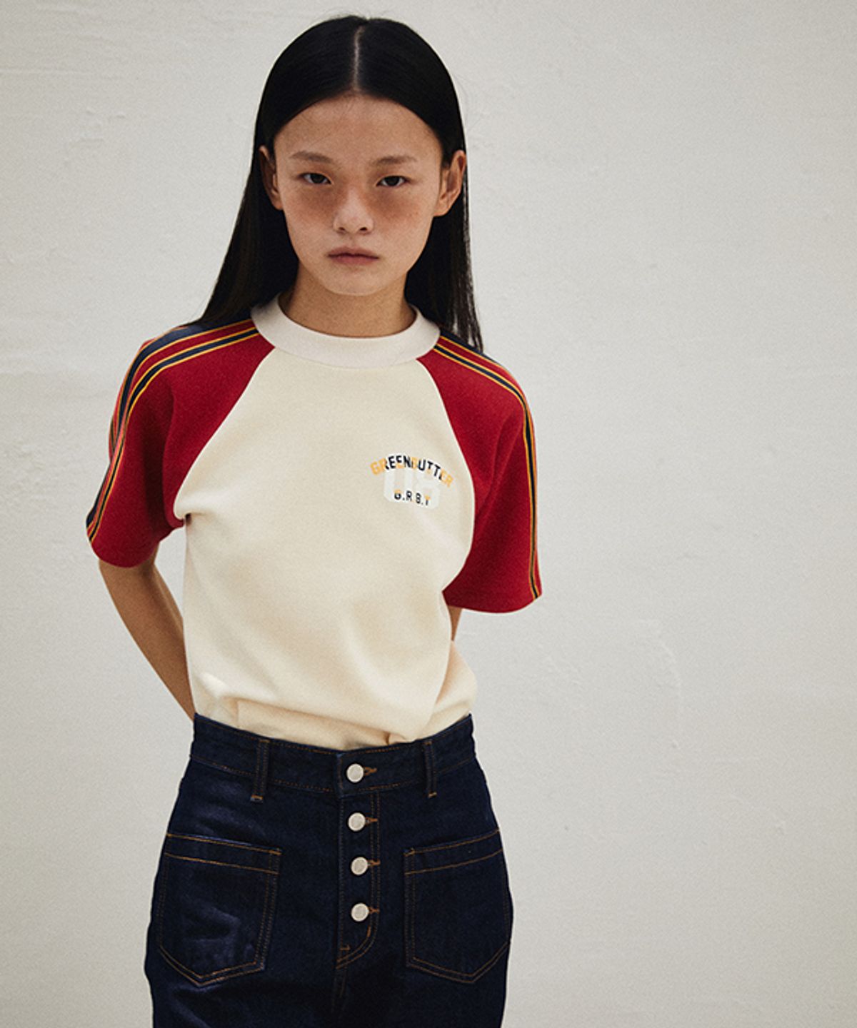 그린버터(GREENBUTTER) Line Raglan Lettering Tee (Red)