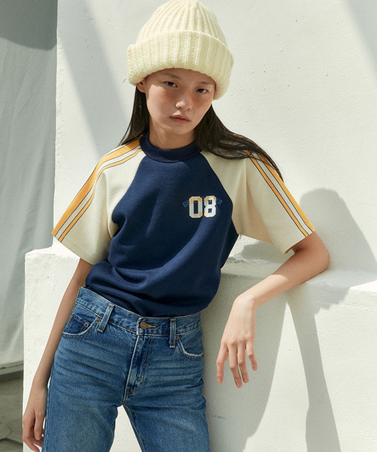 그린버터(GREENBUTTER) Line Raglan Lettering Tee (Navy)