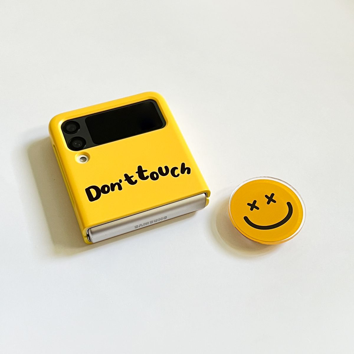 에이쓰리비쓰리(A3B3) (Z Flip 3.4.5.6) Dont touch Yellow 돈터치 옐로 하드 케이스