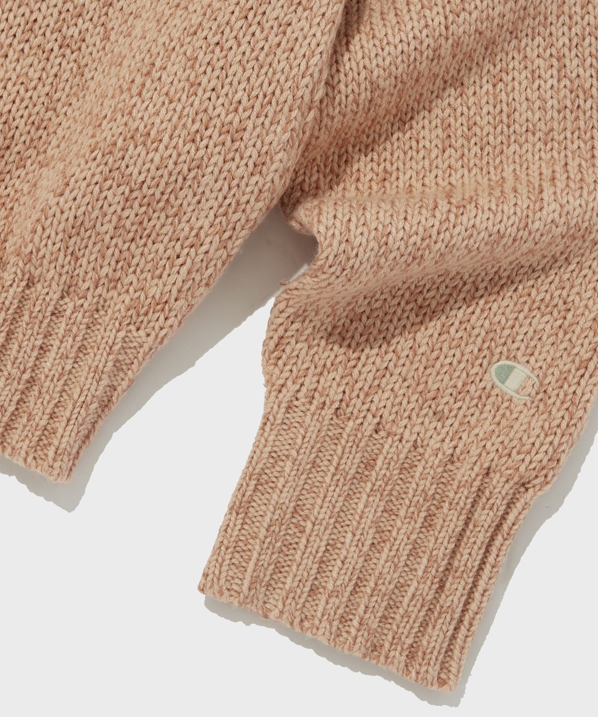 챔피온(CHAMPION) 여성 드랍숄더 하이넥 스웨터 Normal Beige