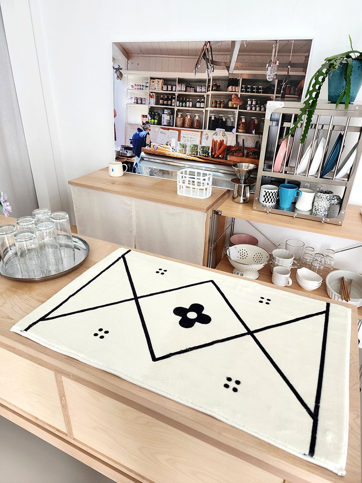 블랑쉬하우스(BLANCHE HOUSE) 지그재그속 플라워 소프트 로맨틱  미니 러그 50x80