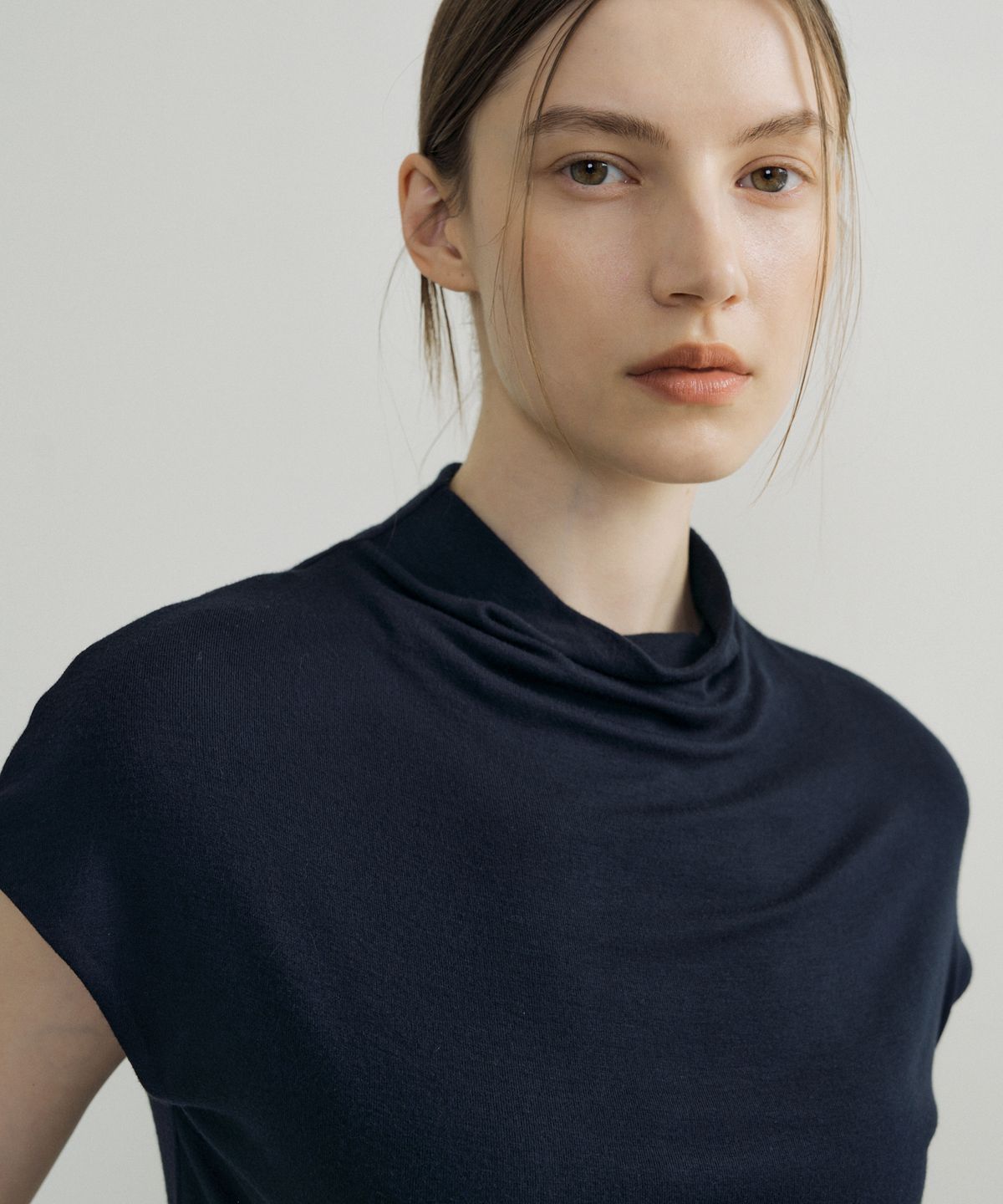 오떼뜨(OCTETTE) JERSEY COWL SLEEVELESS T_3COLOR