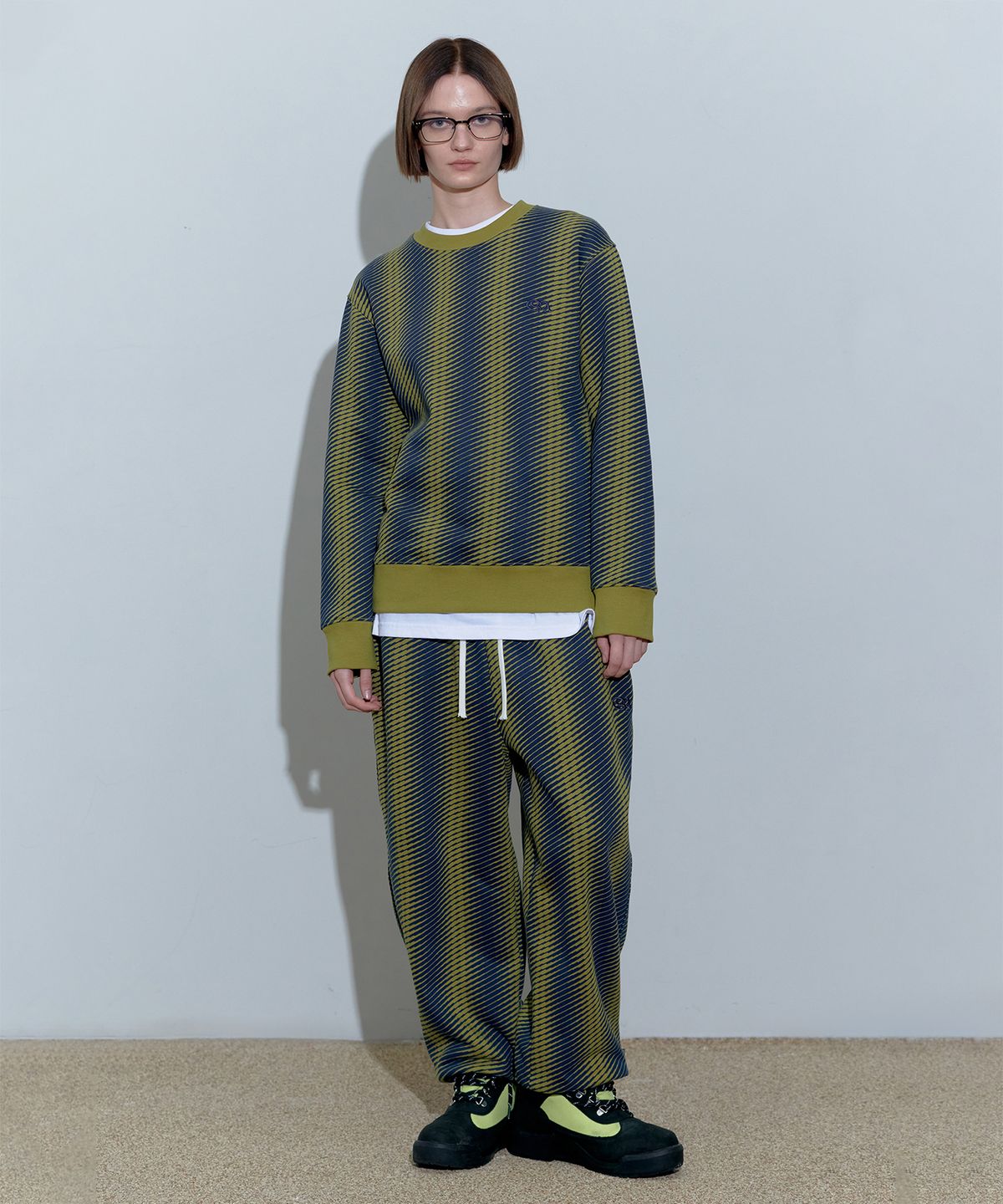 스컬프터(SCULPTOR) Irregular Stripe Jogger Pants Olive/Navy