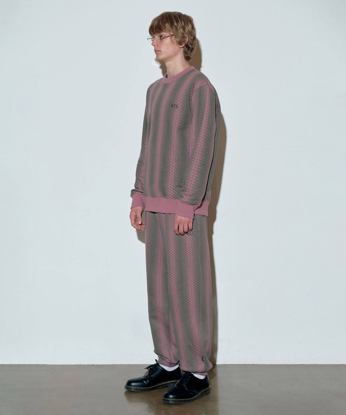 스컬프터(SCULPTOR) Irregular Stripe Jogger Pants Berry/Khaki